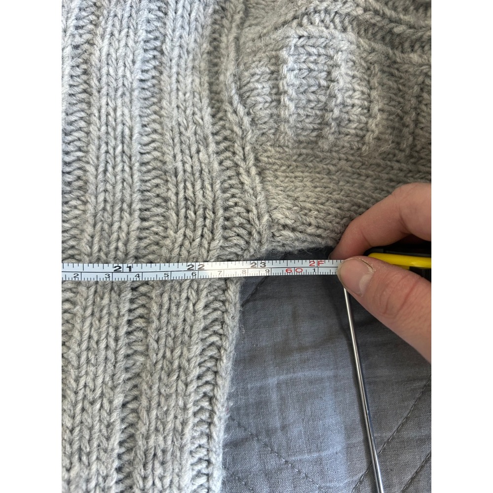 Banana Republic Cable Knit Sweater L Gray Italian‎ Yarn Crew Neck Old Money - Picture 9 of 11